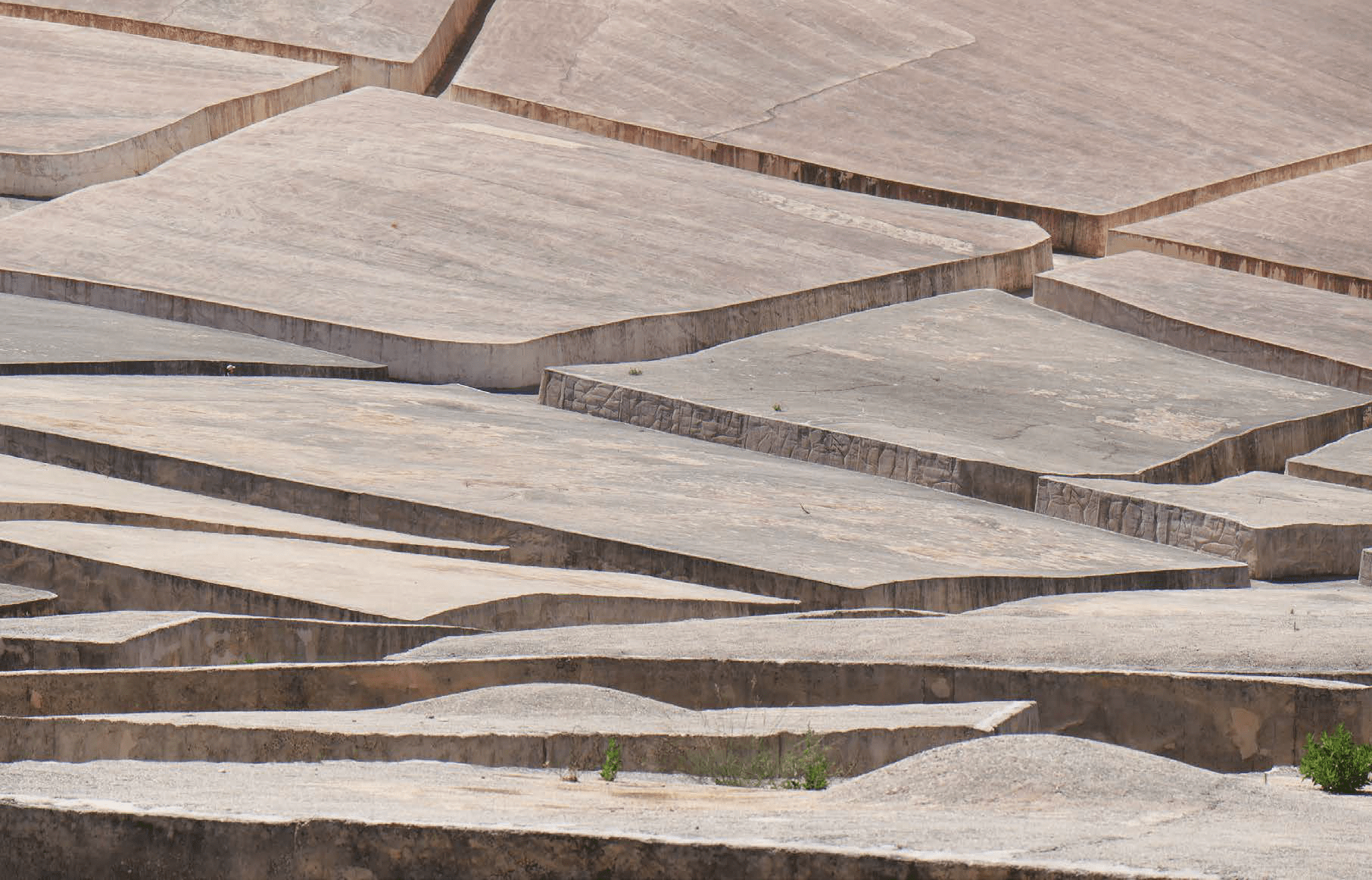 ALBERTO BURRI GRANDE CRETTO  LAND ART À LITALIENNE0001